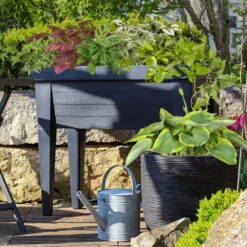 Pflanzgefäß Rib Cullen Schwarz, Ø 35 X H 34 Cm 7 Pflanzgefäß Rib Cullen Schwarz, Ø 35 X H 34 Cm -Gartentopf Geschäft 0980250129 Hochbeet mit Beinen und Deckel anthrazi 3210103447 Pflanzgefaess Rib Cullen schwarz 111352