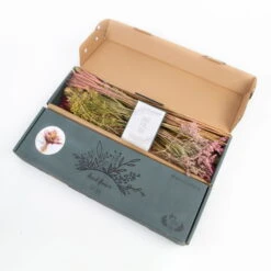 Trockenblumen DIY-Set, Natur-rosa, Länge Ca. 60 Cm 8 Trockenblumen DIY-Set, Natur-rosa, Länge Ca. 60 Cm -Gartentopf Geschäft 1055300012 Trockenblumen DIY Box pink gemischt WS 2 95062